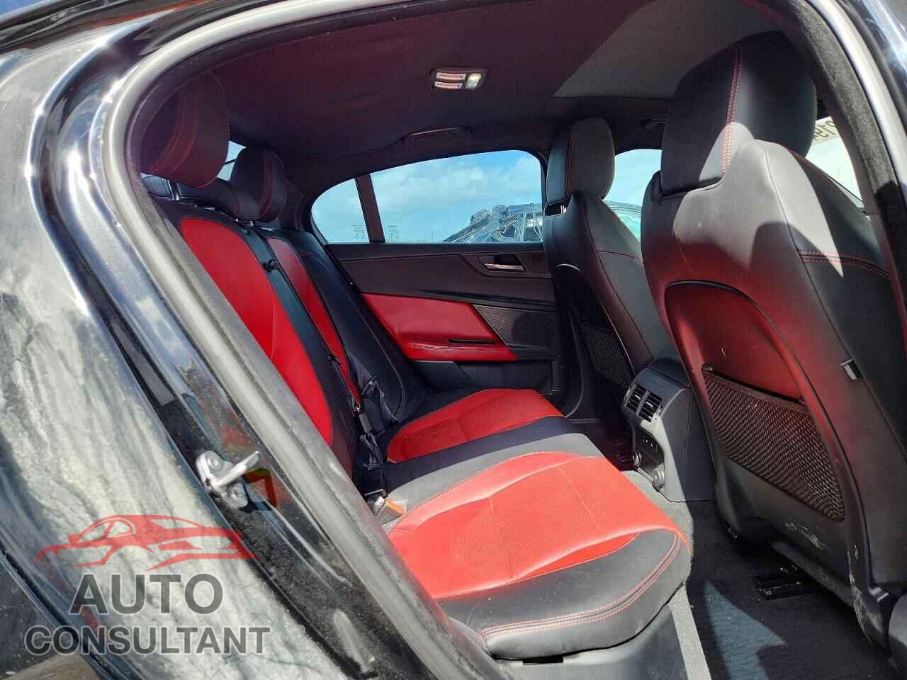JAGUAR XE 2018 - SAJAF4FN5JCP38665