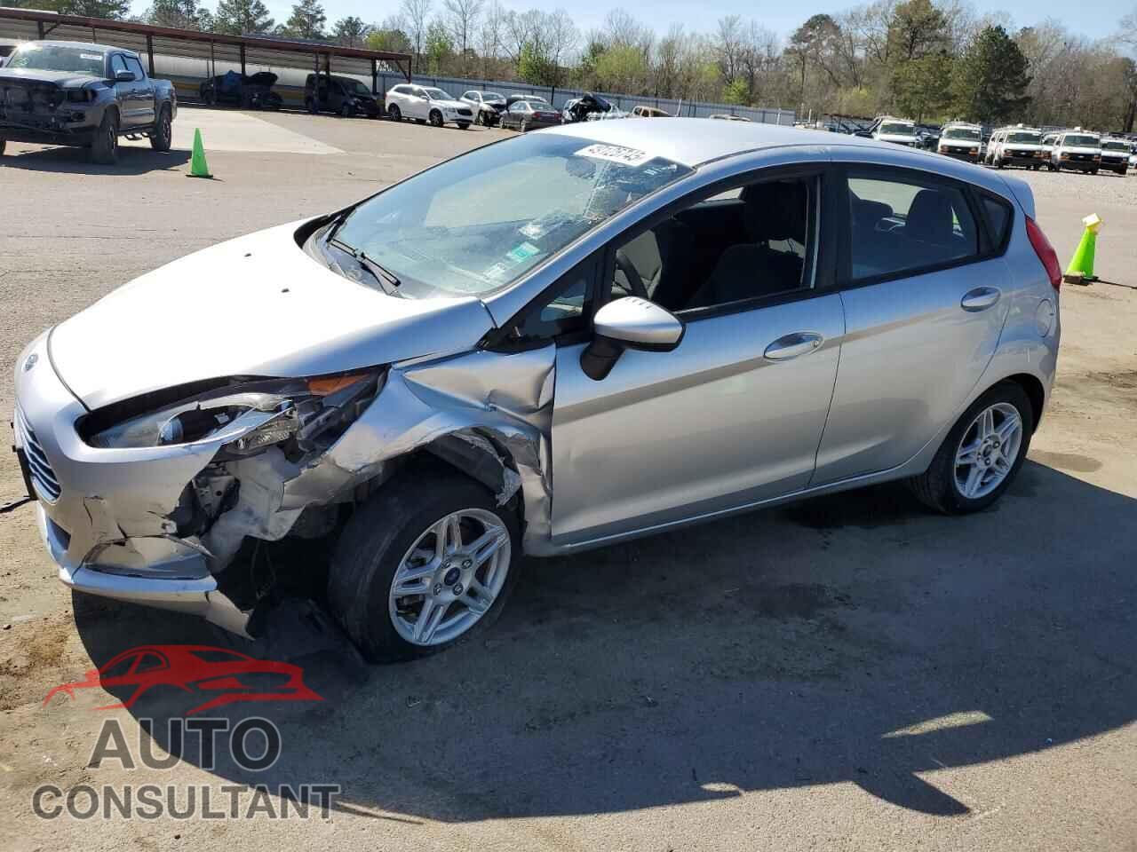 FORD FIESTA 2018 - 3FADP4EJ7JM121991