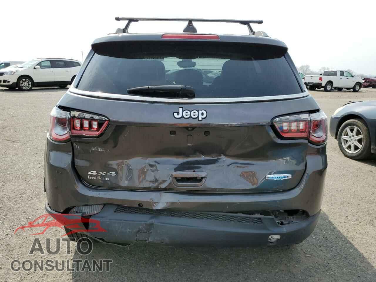 JEEP COMPASS 2018 - 3C4NJDBB2JT150348