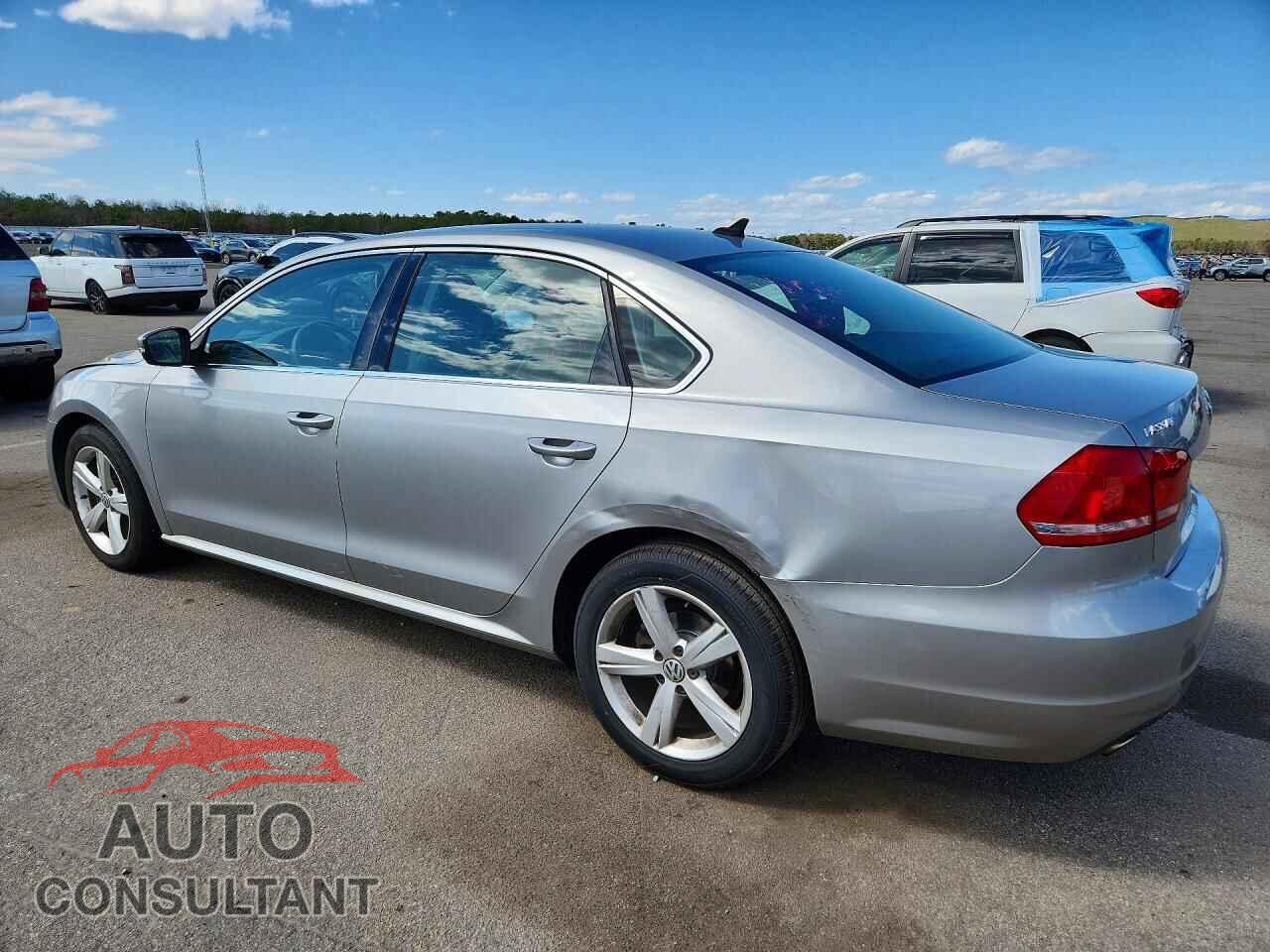 VOLKSWAGEN PASSAT 2013 - 1VWBP7A35DC077437