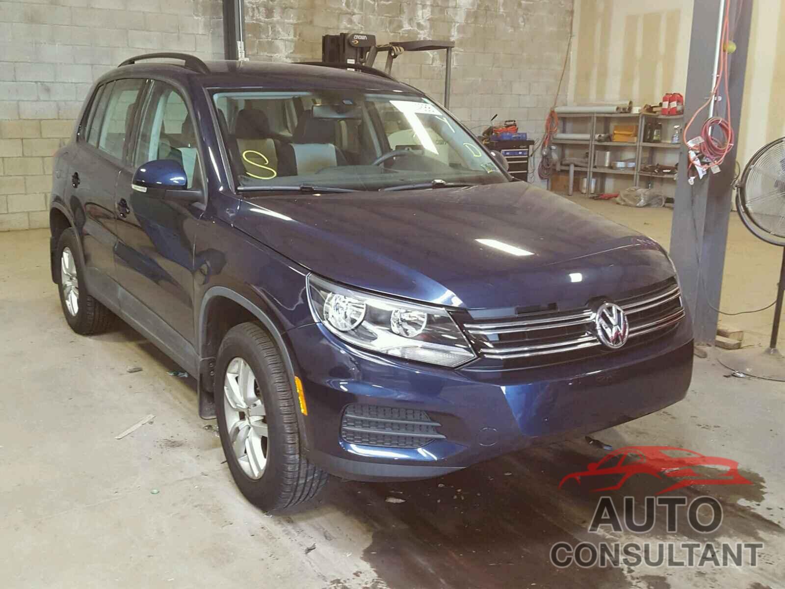 VOLKSWAGEN TIGUAN 2016 - WVGBV7AX3GW594861