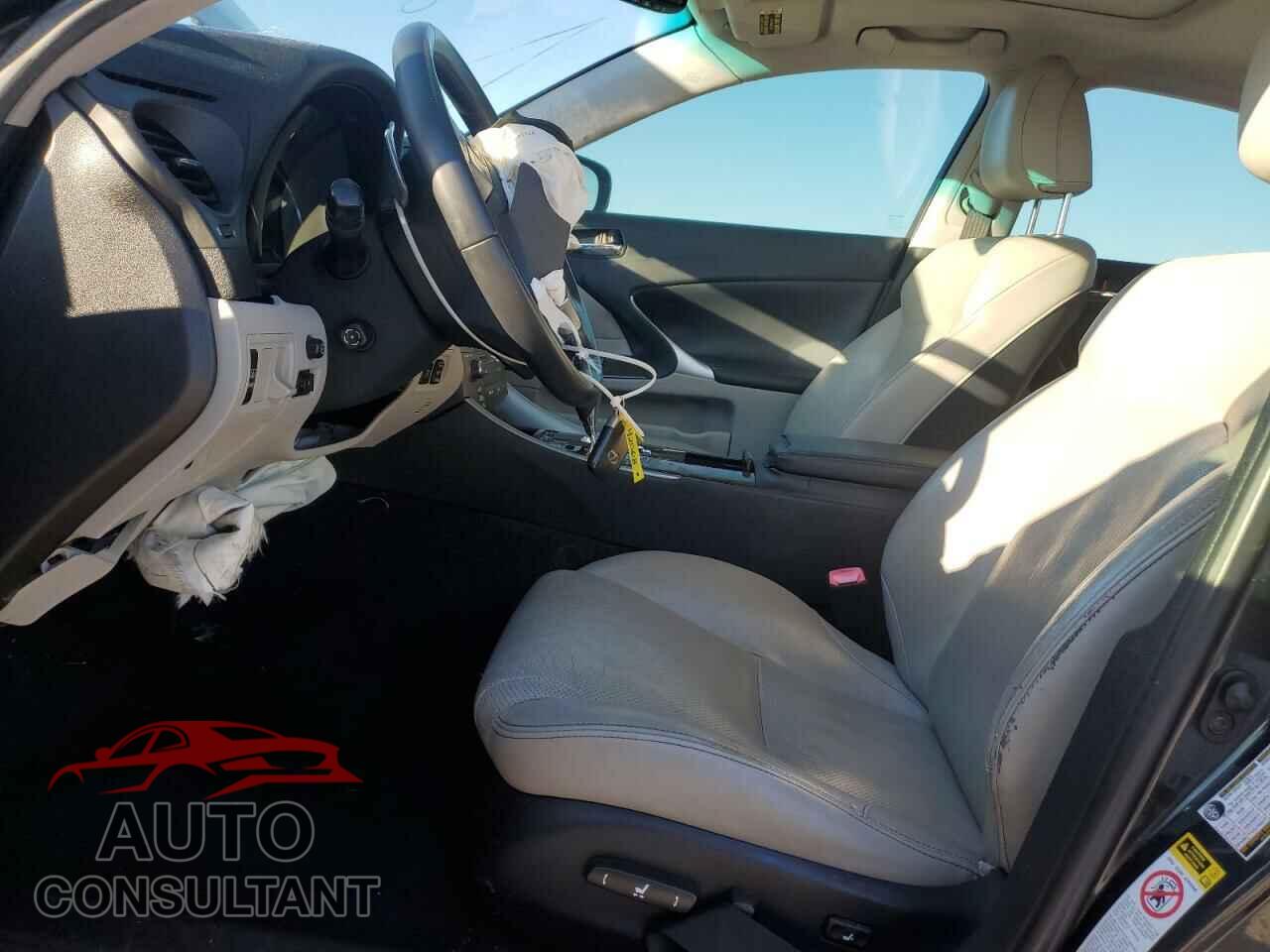 LEXUS IS 2011 - JTHCF5C26B5046345