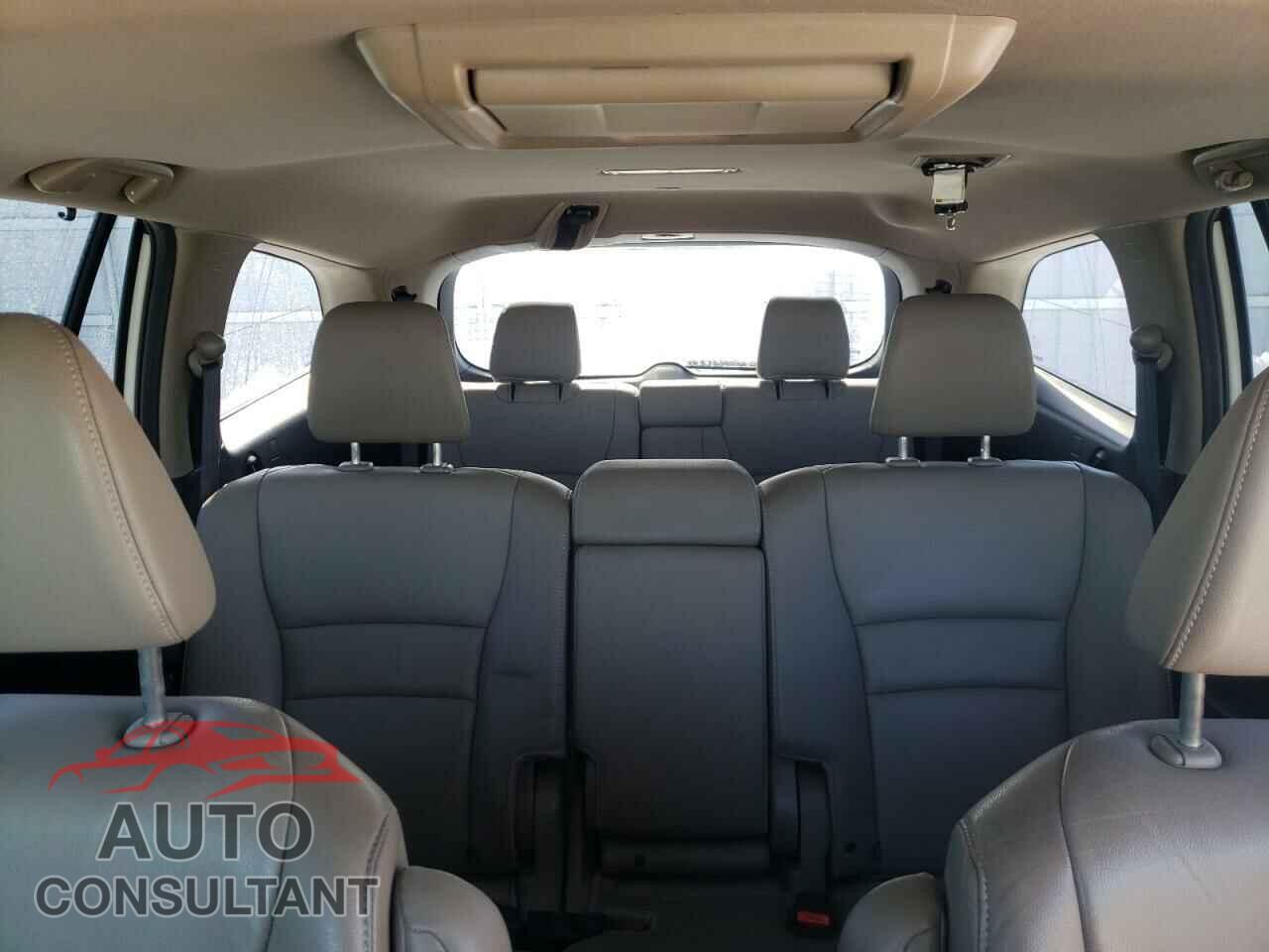 HONDA PILOT 2016 - 5FNYF6H90GB042302