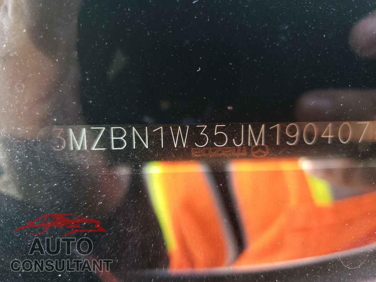 MAZDA 3 2018 - 3MZBN1W35JM190407