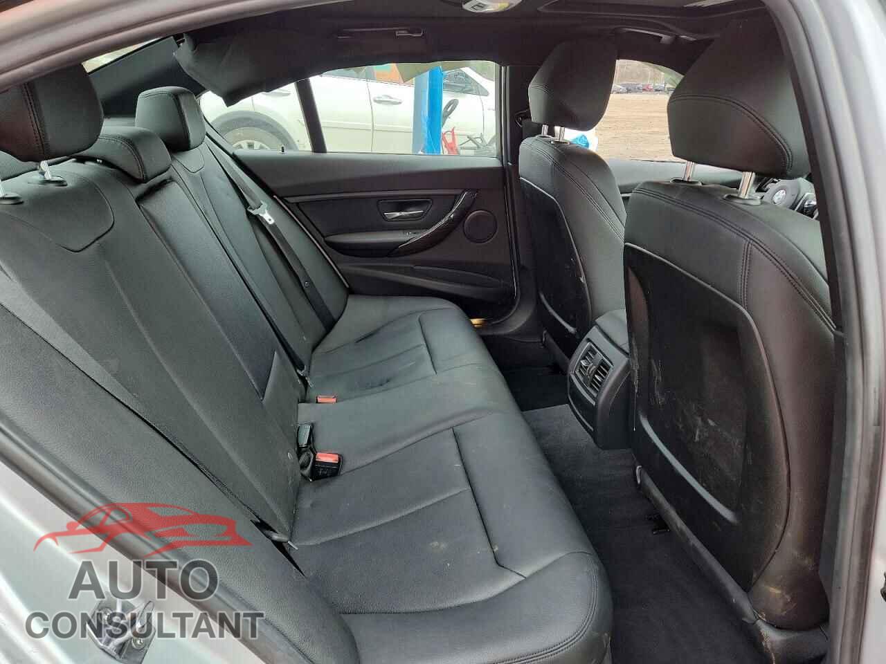 BMW 3 SERIES 2016 - WBA8E5G58GNU19288