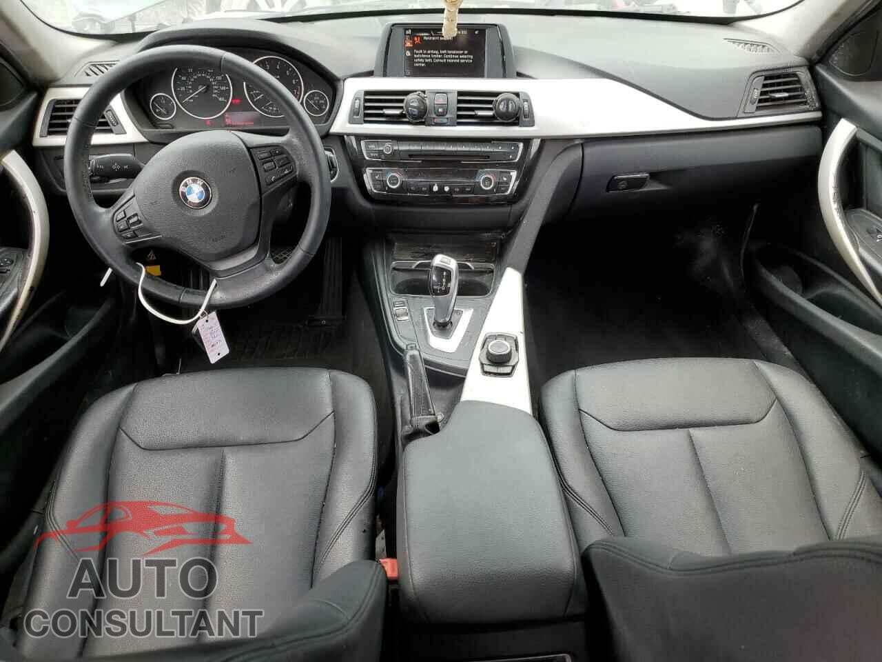 BMW 3 SERIES 2016 - WBA8E1G55GNU10072