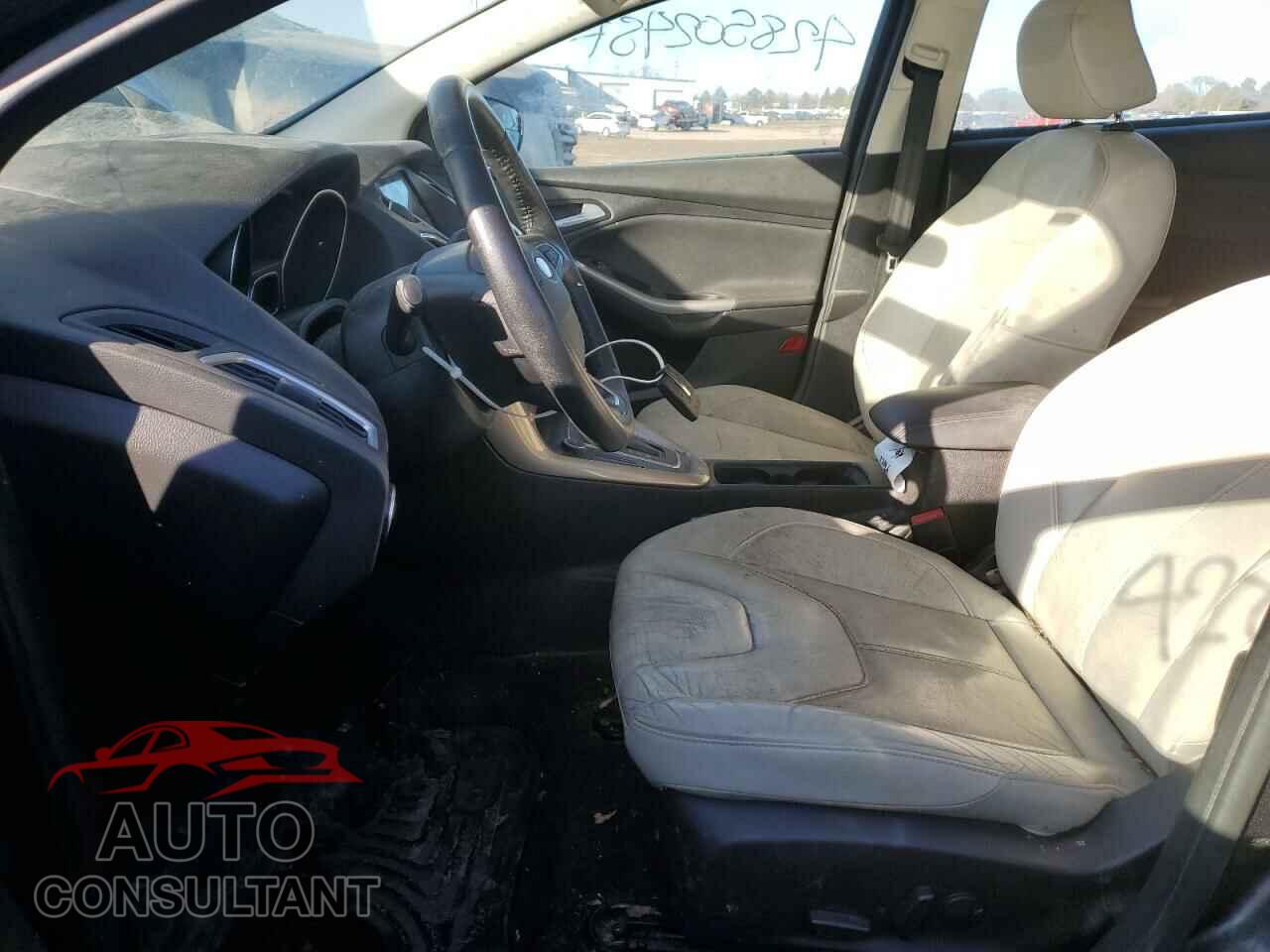 FORD FOCUS 2016 - 1FADP3N21GL339857