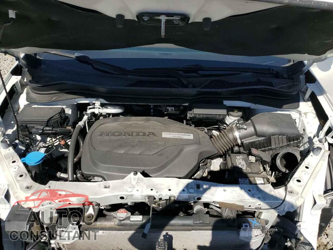 HONDA PILOT 2017 - 5FNYF5H38HB027912