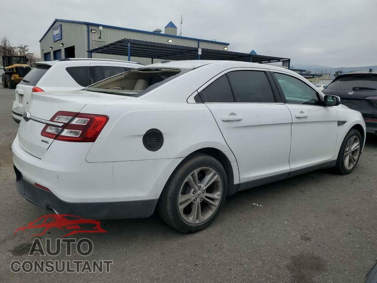 FORD TAURUS 2016 - 1FAHP2E85GG136592