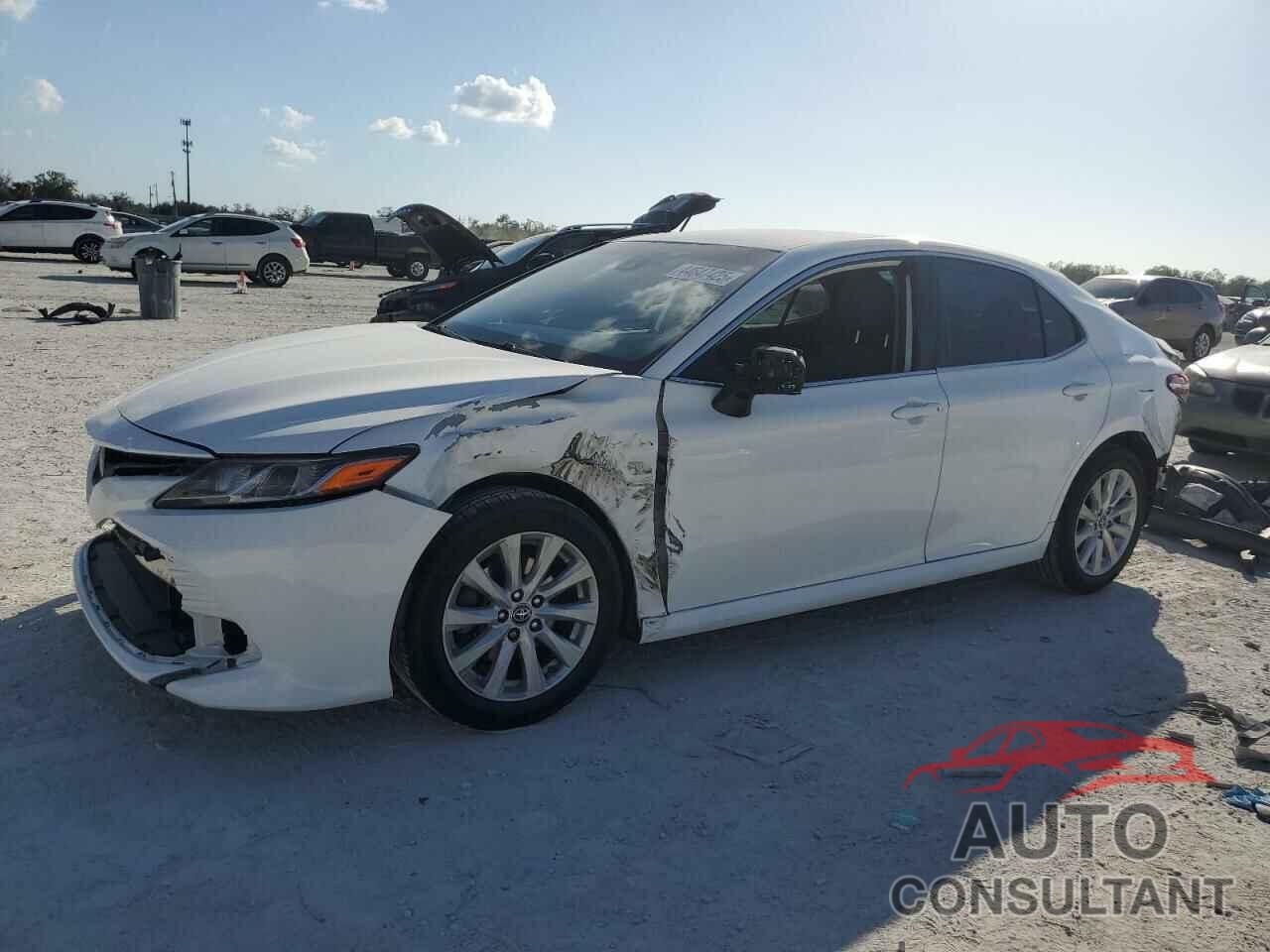 TOYOTA CAMRY 2018 - 4T1B11HK7JU141607