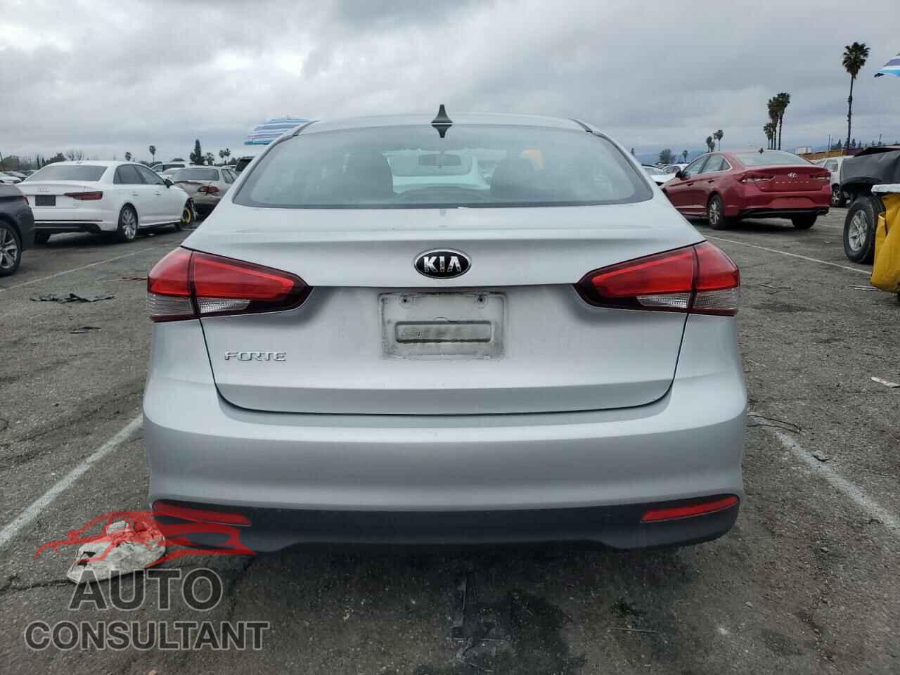 KIA FORTE 2017 - 3KPFK4A74HE017796