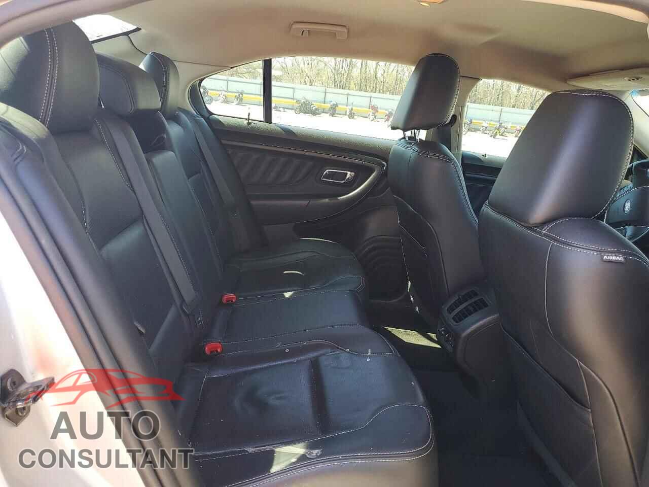 FORD TAURUS 2011 - 1FAHP2FW2BG119982
