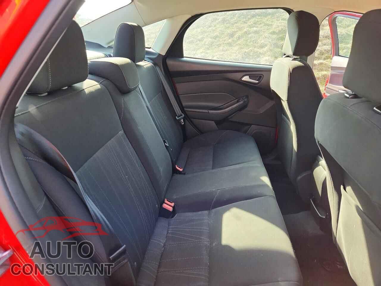 FORD FOCUS 2015 - 1FADP3F26FL356084