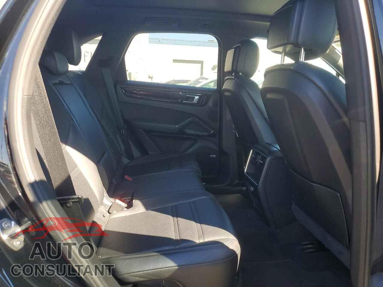 PORSCHE CAYENNE 2019 - WP1AA2AY4KDA06508