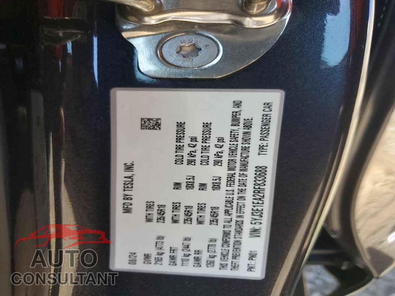 TESLA MODEL 3 2024 - 5YJ3E1EA2RF833688
