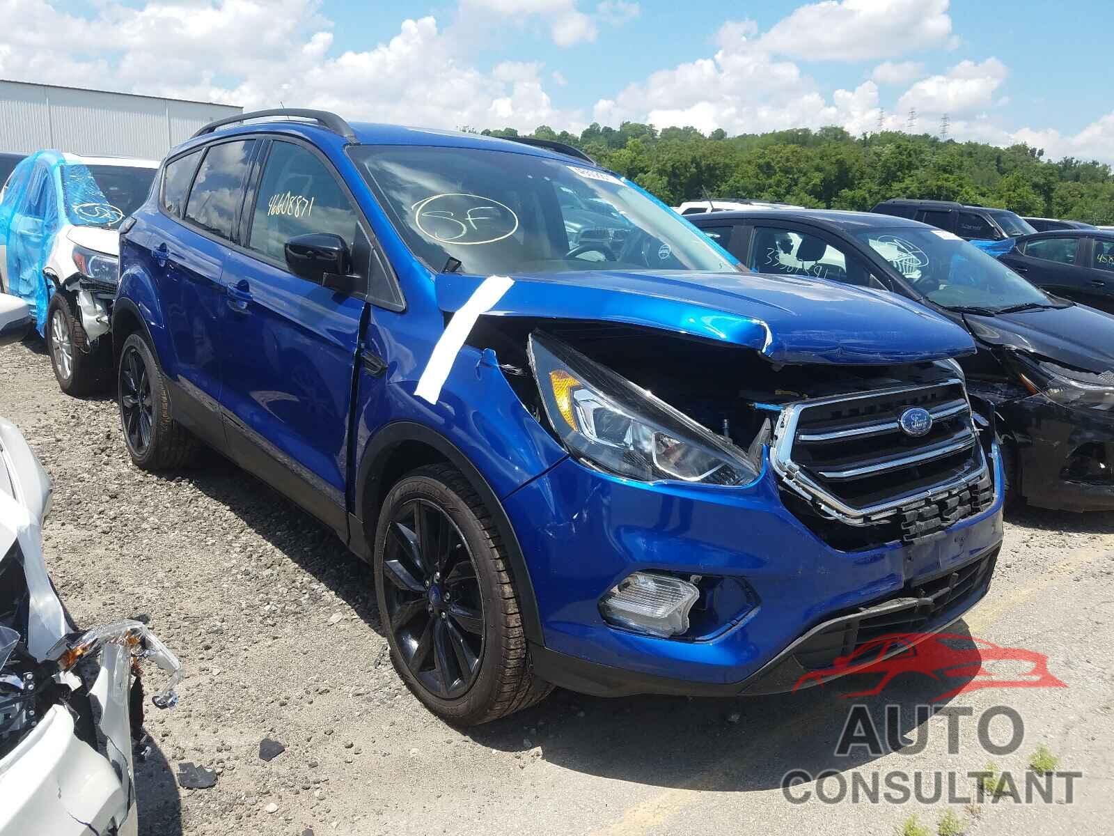 FORD ESCAPE 2017 - 1FMCU0GD8HUE83571