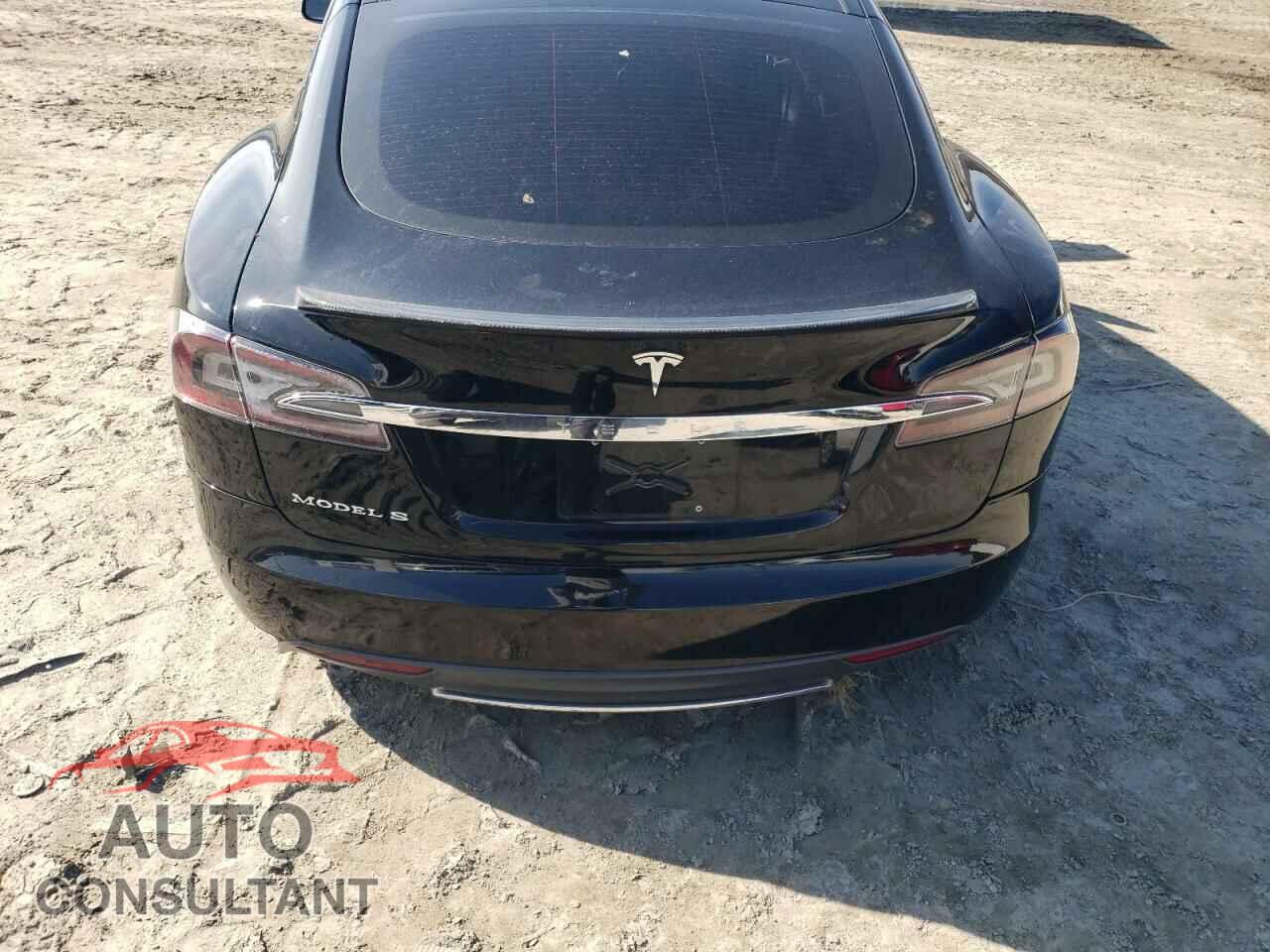 TESLA MODEL S 2013 - 5YJSA1DP8DFP05364