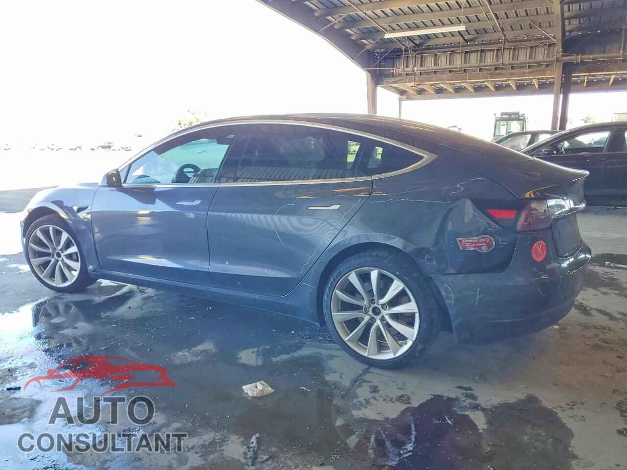 TESLA MODEL 3 2018 - 5YJ3E1EB5JF132401