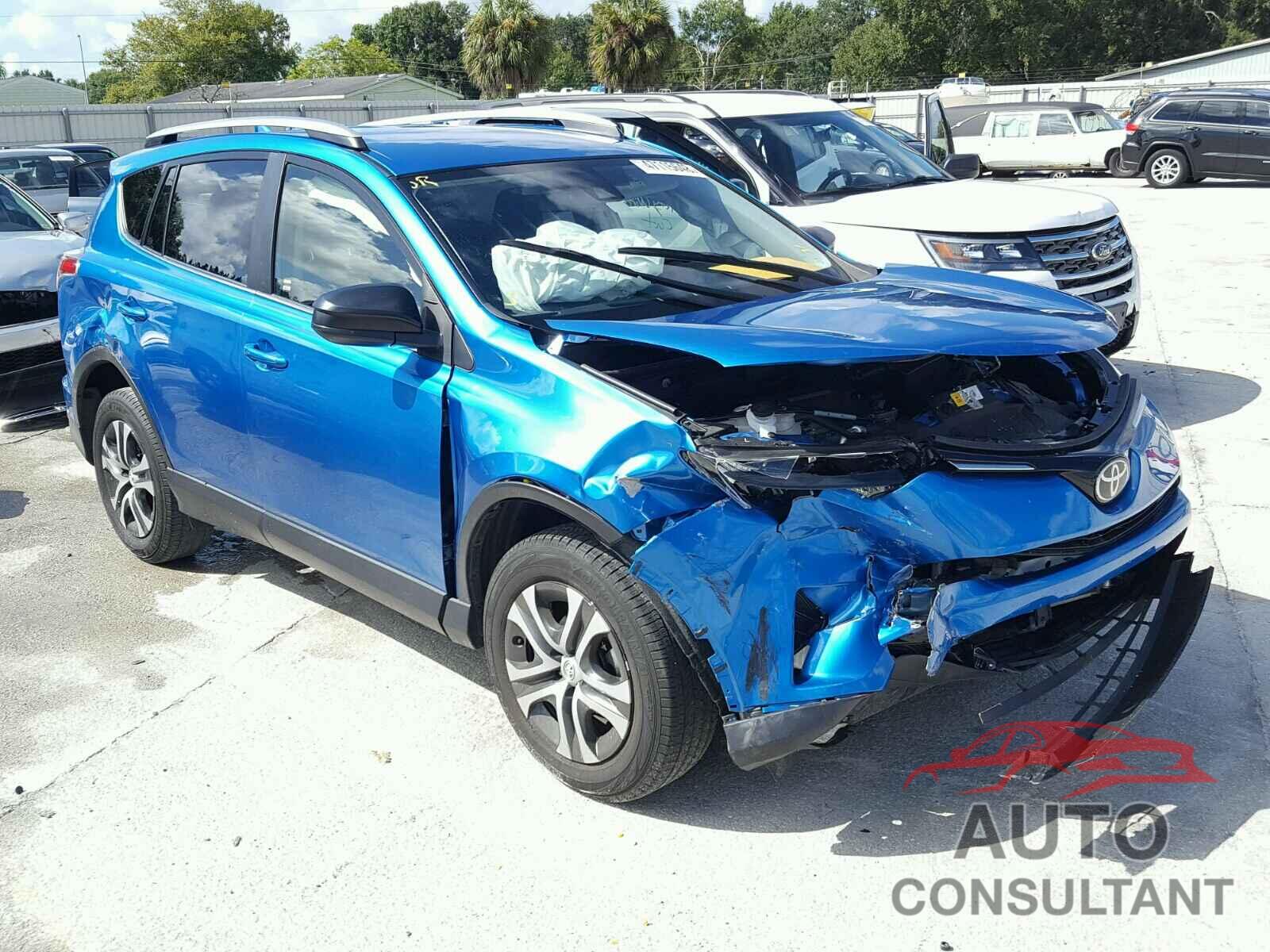 TOYOTA RAV4 LE 2017 - JTMZFREV1HJ714837