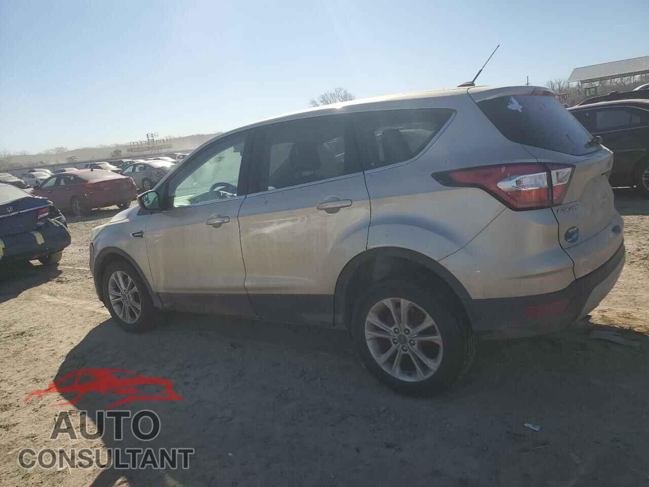 FORD ESCAPE 2017 - 1FMCU9GD2HUC97643