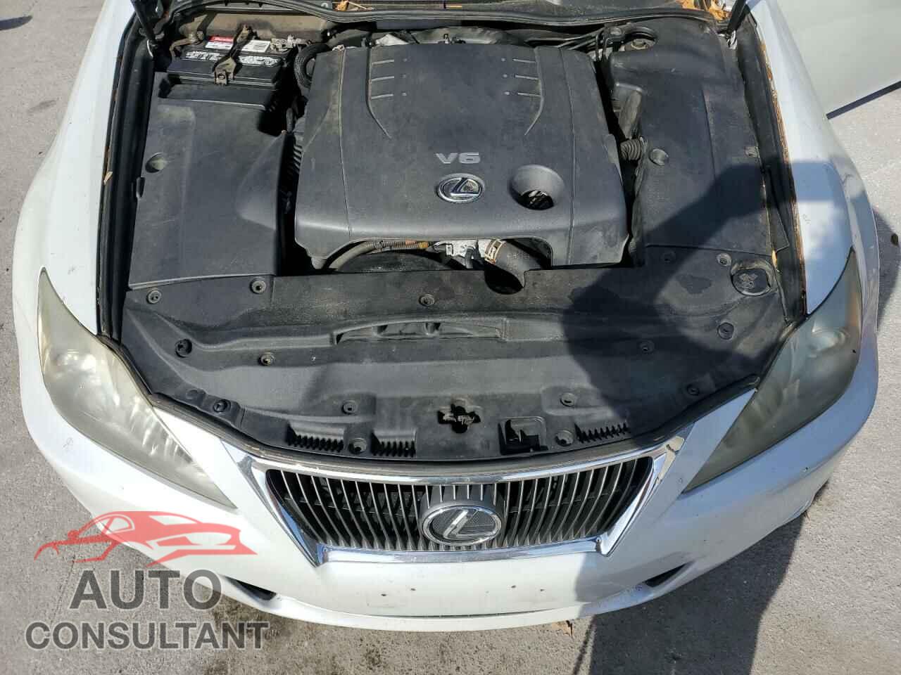 LEXUS IS 2011 - JTHCF5C20B5045286