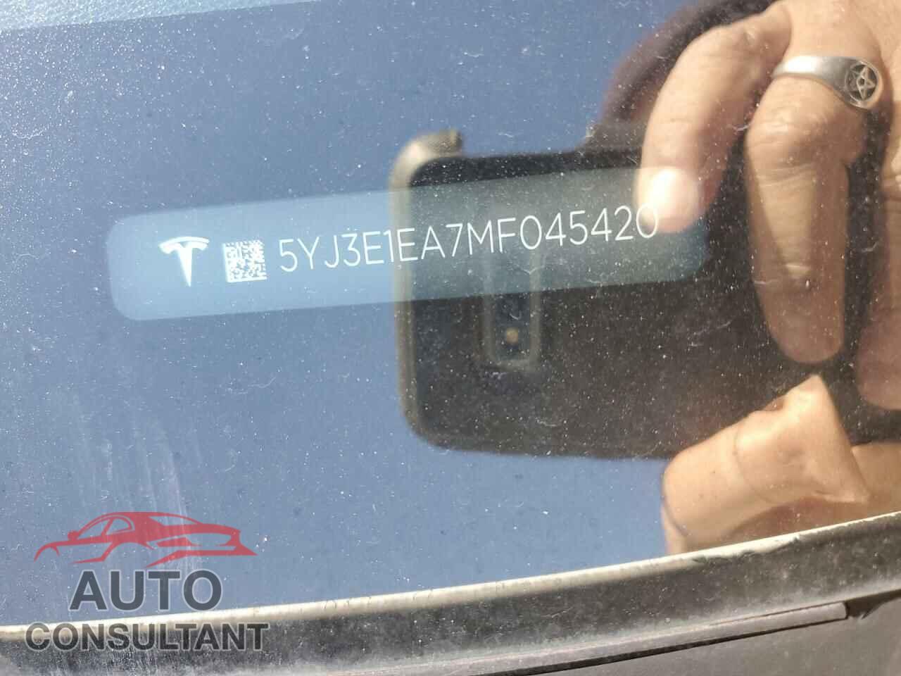 TESLA MODEL 3 2021 - 5YJ3E1EA7MF045420