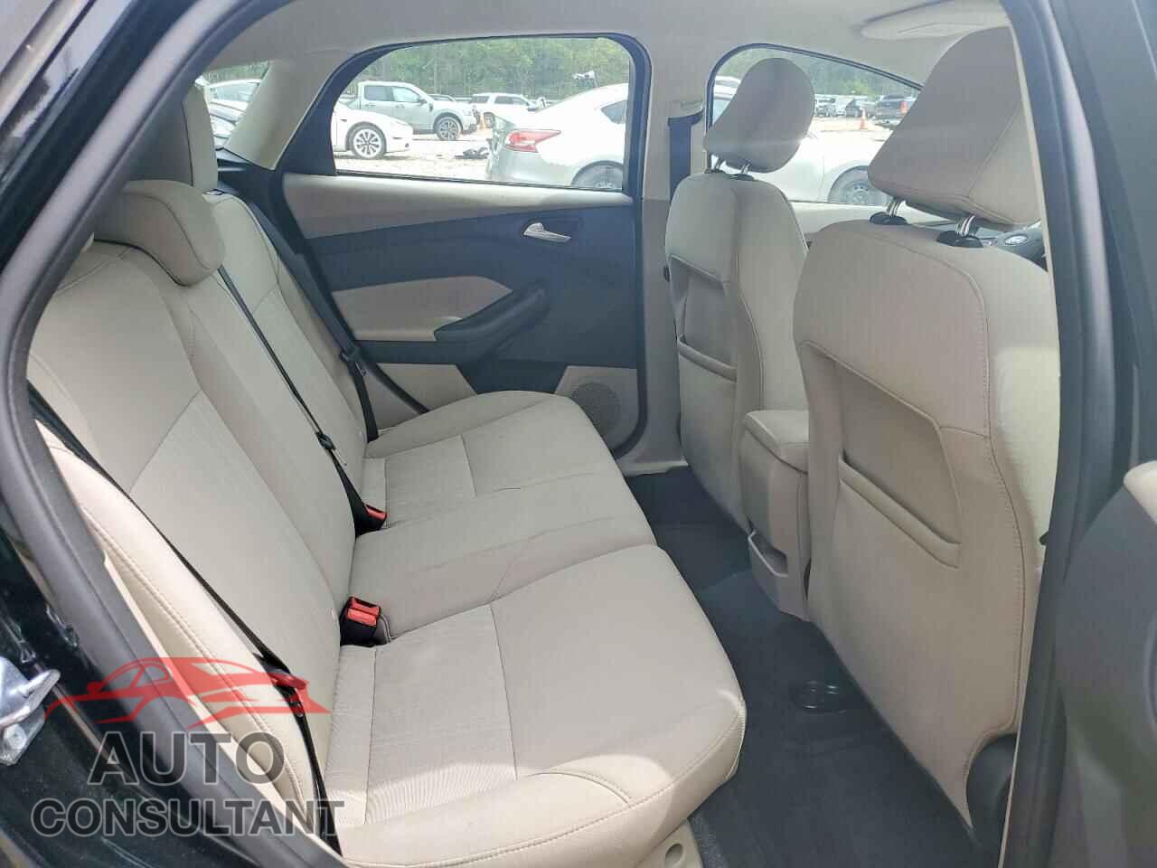 FORD FOCUS 2017 - 1FADP3K27HL251465