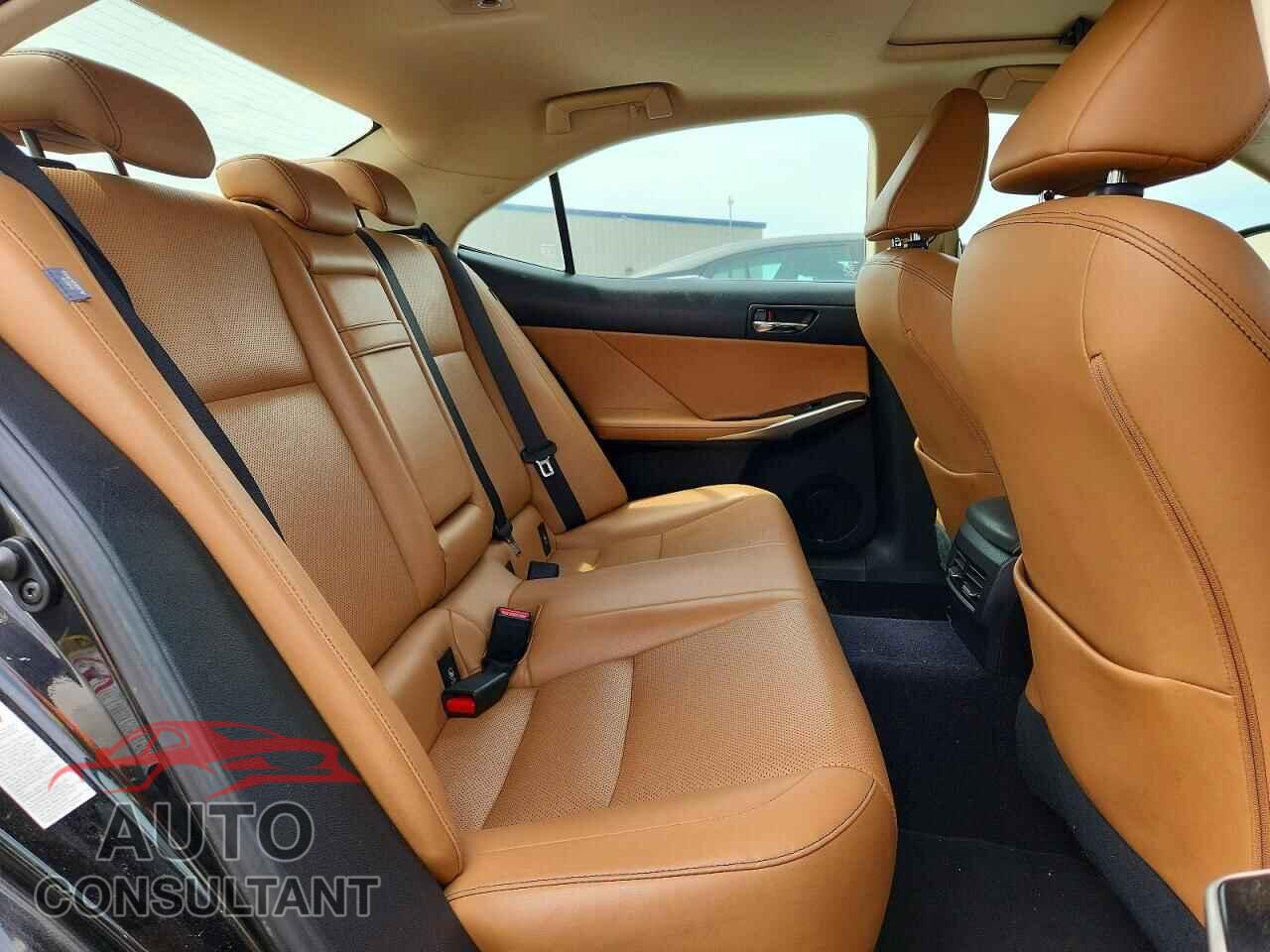 LEXUS IS 2014 - JTHBE1D26E5005482