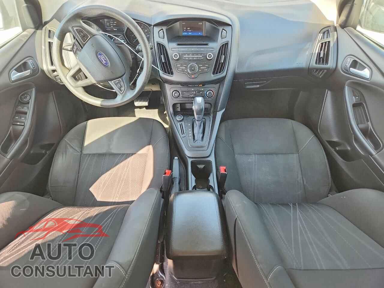 FORD FOCUS 2015 - 1FADP3K24FL307357