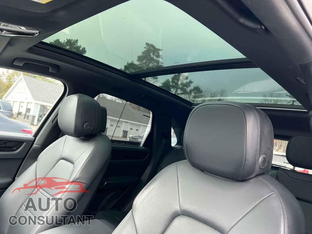 PORSCHE CAYENNE 2019 - WP1AA2AY0KDA14301