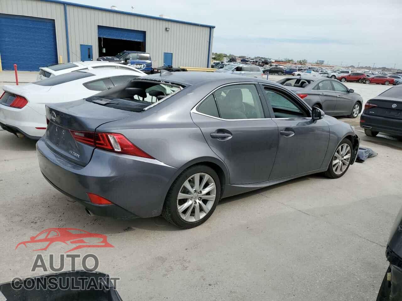 LEXUS IS 2016 - JTHBA1D20G5021076