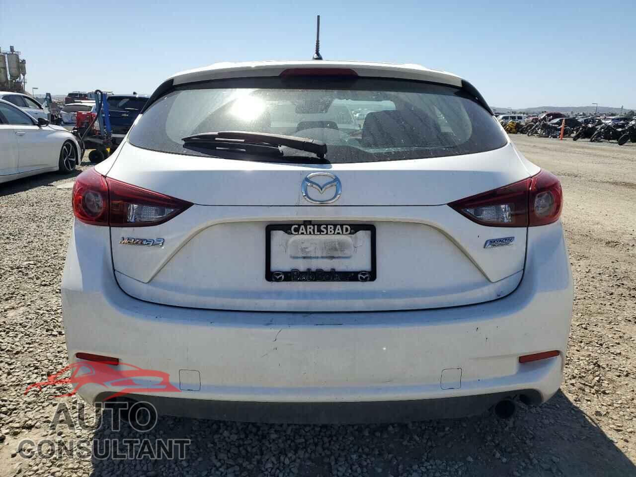 MAZDA 3 2017 - 3MZBN1L70HM153198