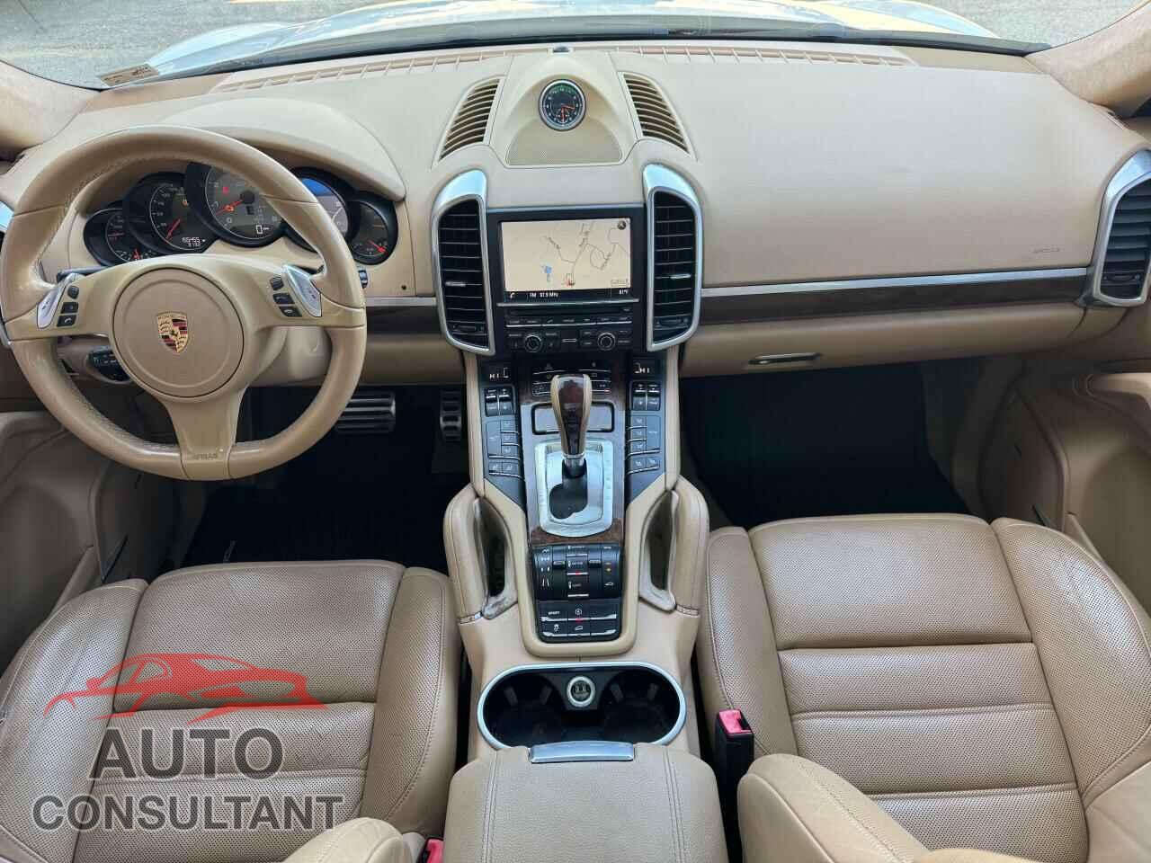 PORSCHE CAYENNE 2013 - WP1AD2A22DLA78738
