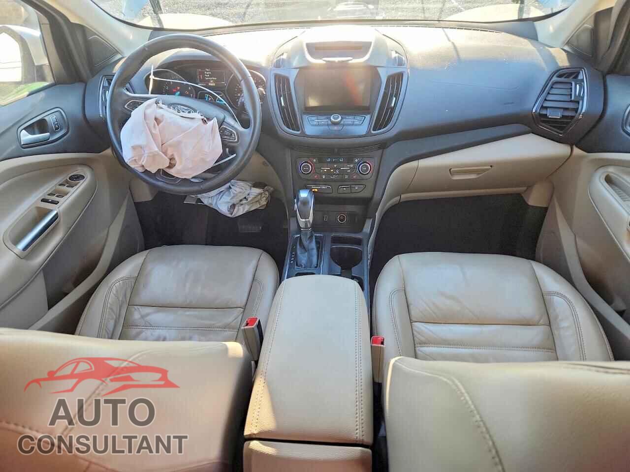 FORD ESCAPE 2018 - 1FMCU9HD3JUA94068