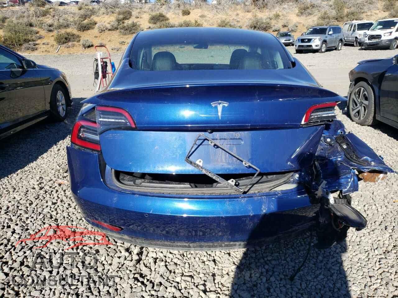 TESLA MODEL 3 2018 - 5YJ3E1EB1JF090079