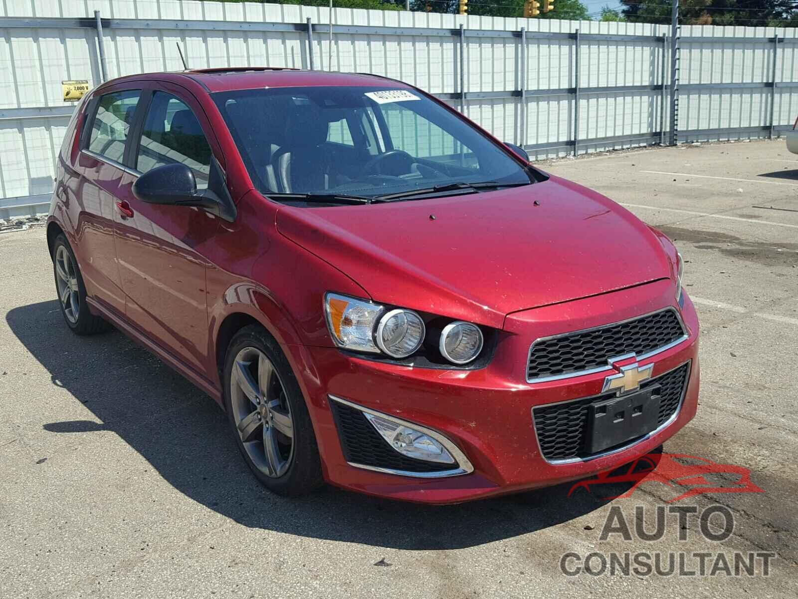 CHEVROLET SONIC 2015 - 1G1JG6SB0F4176929