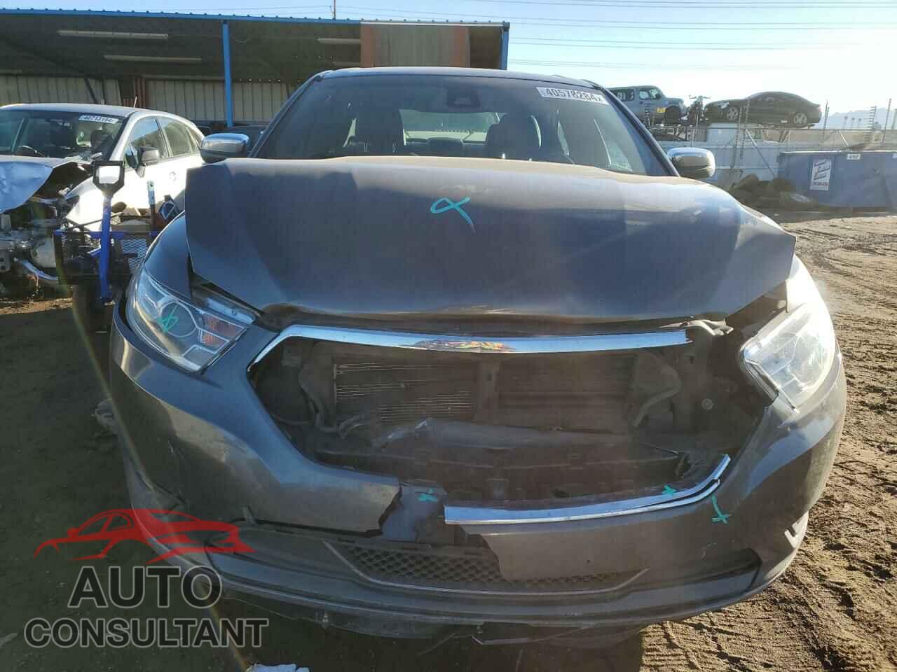 FORD TAURUS 2018 - 1FAHP2F88JG124040