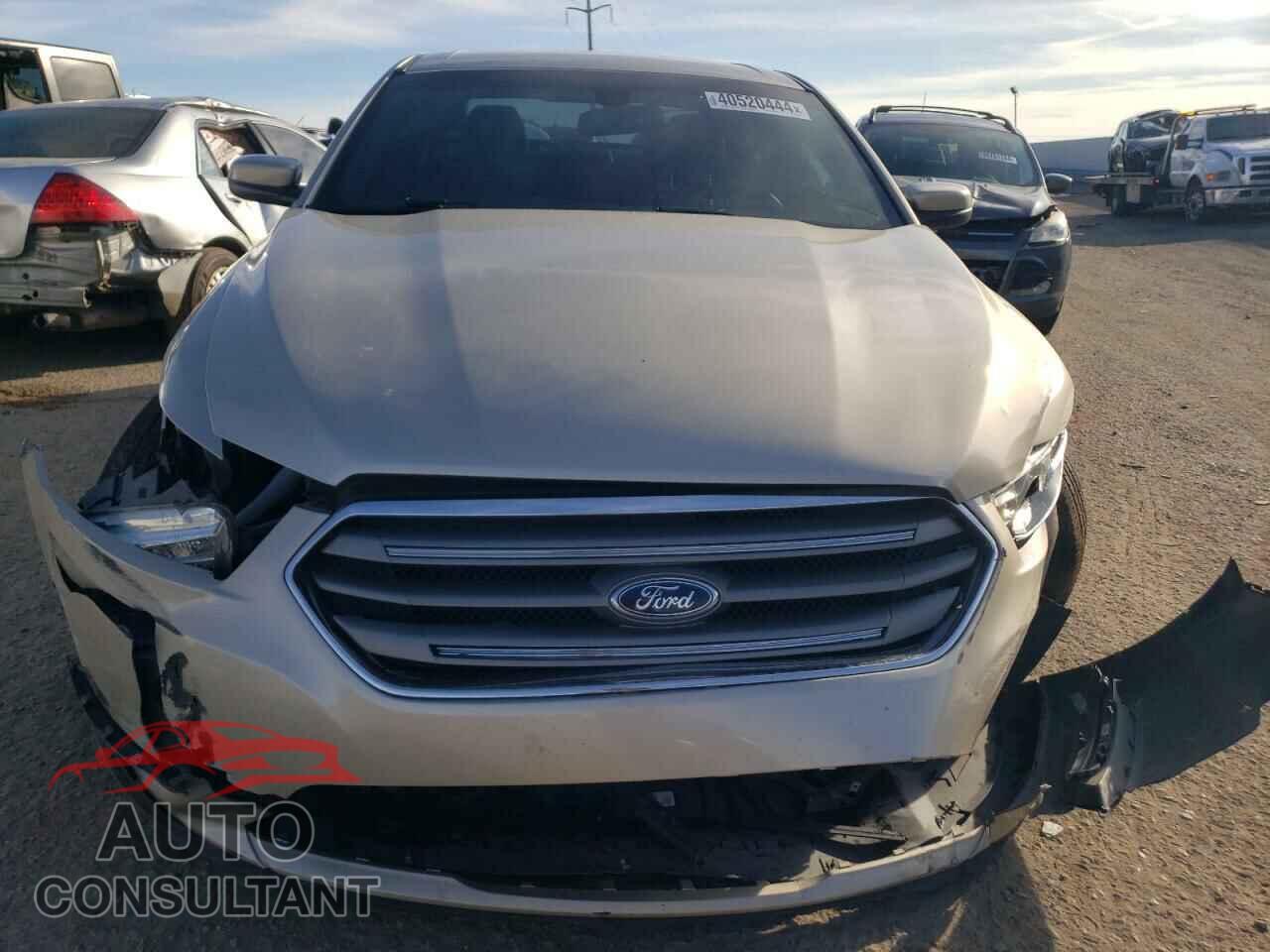 FORD TAURUS 2017 - 1FAHP2E86HG144556