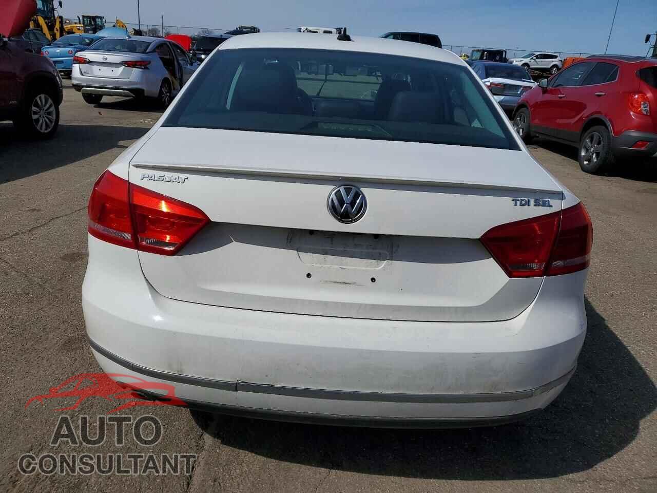 VOLKSWAGEN PASSAT 2013 - 1VWCN7A32DC085652