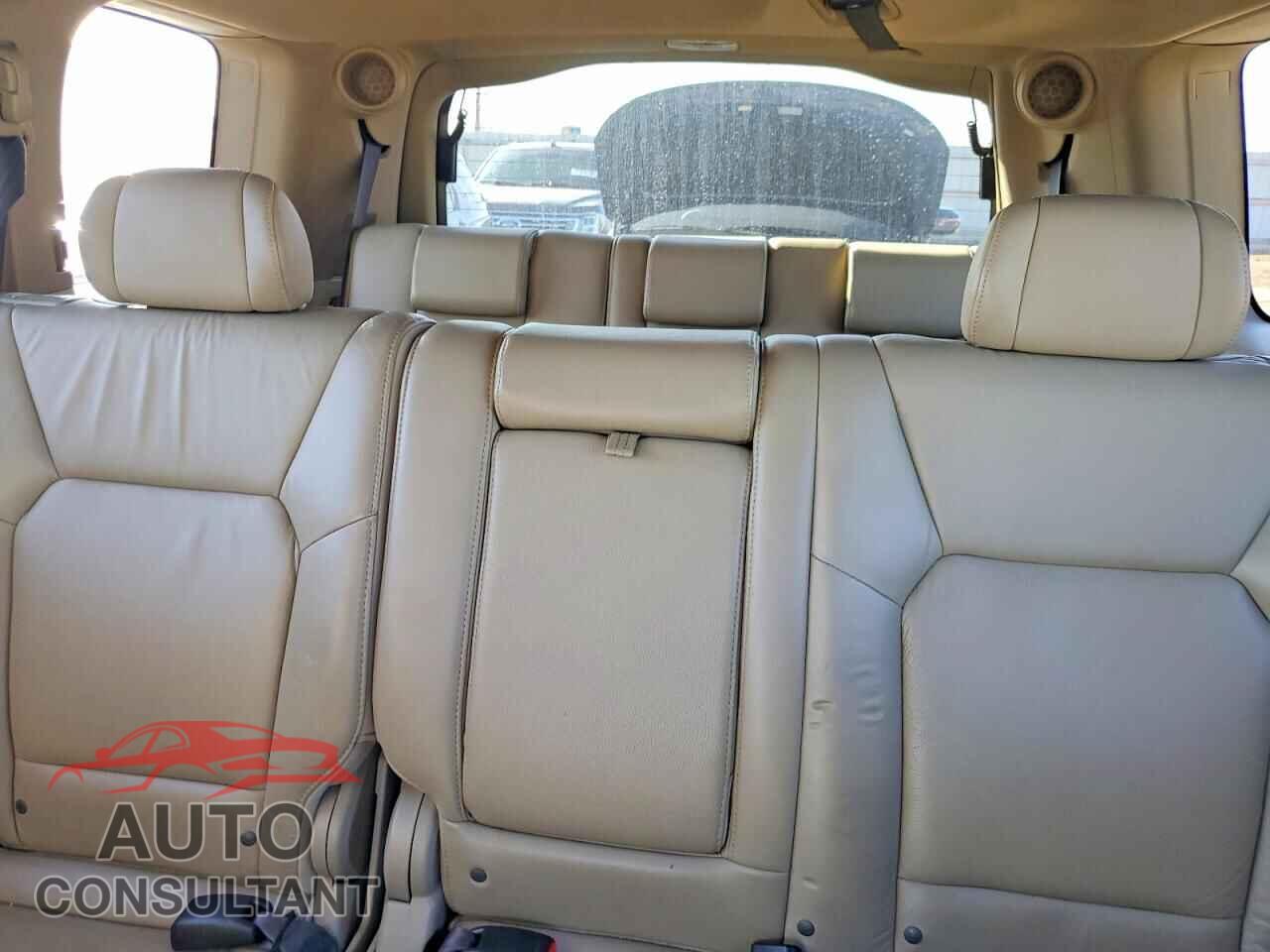 HONDA PILOT 2011 - 5FNYF4H93BB045806