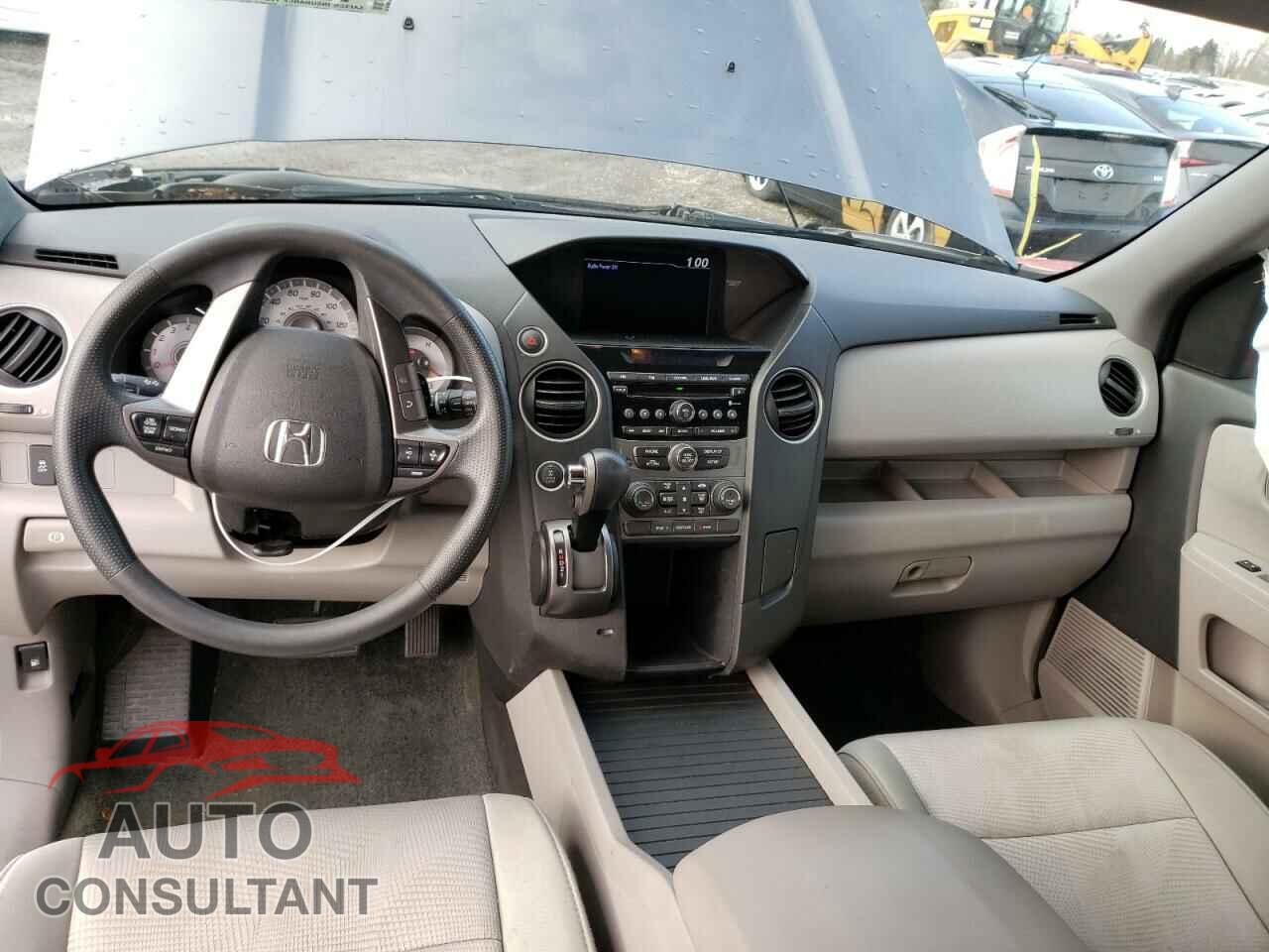 HONDA PILOT 2015 - 5FNYF4H21FB005331