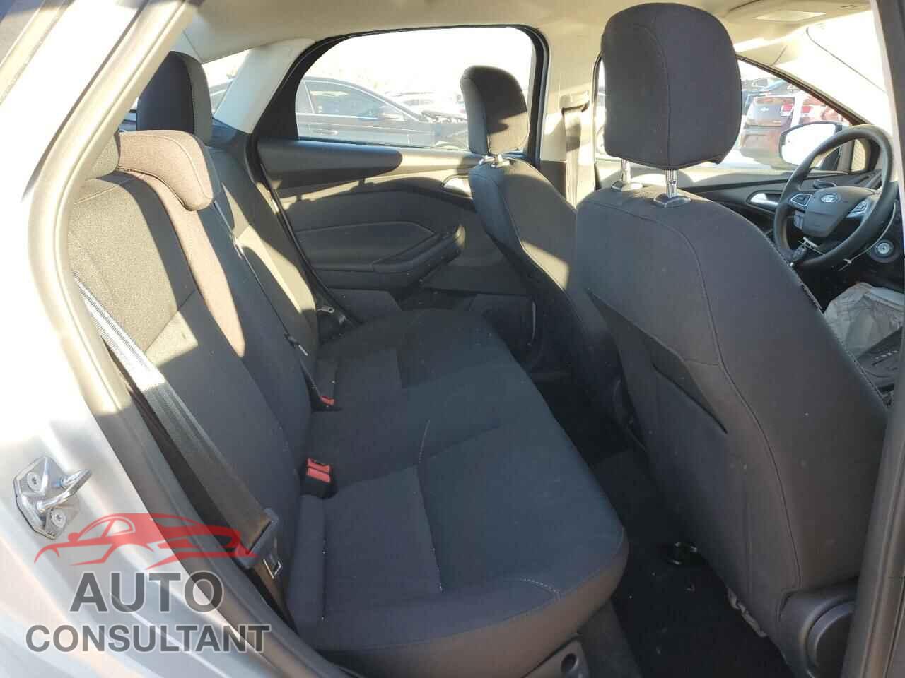 FORD FOCUS 2017 - 1FADP3F28HL315412