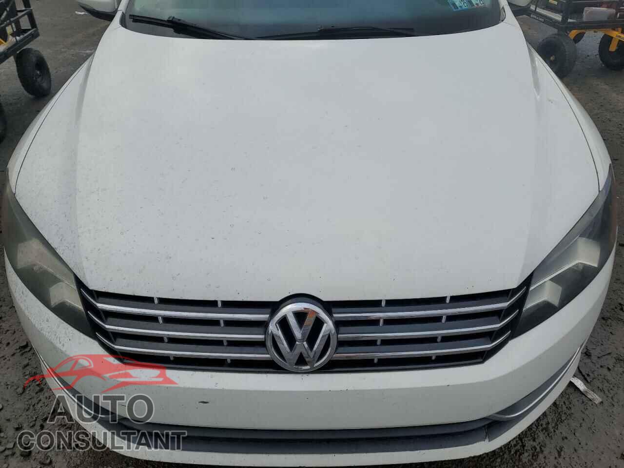 VOLKSWAGEN PASSAT 2012 - 1VWCP7A32CC024892