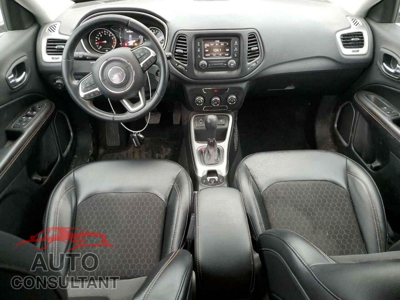 JEEP COMPASS 2018 - 3C4NJCBBXJT186282