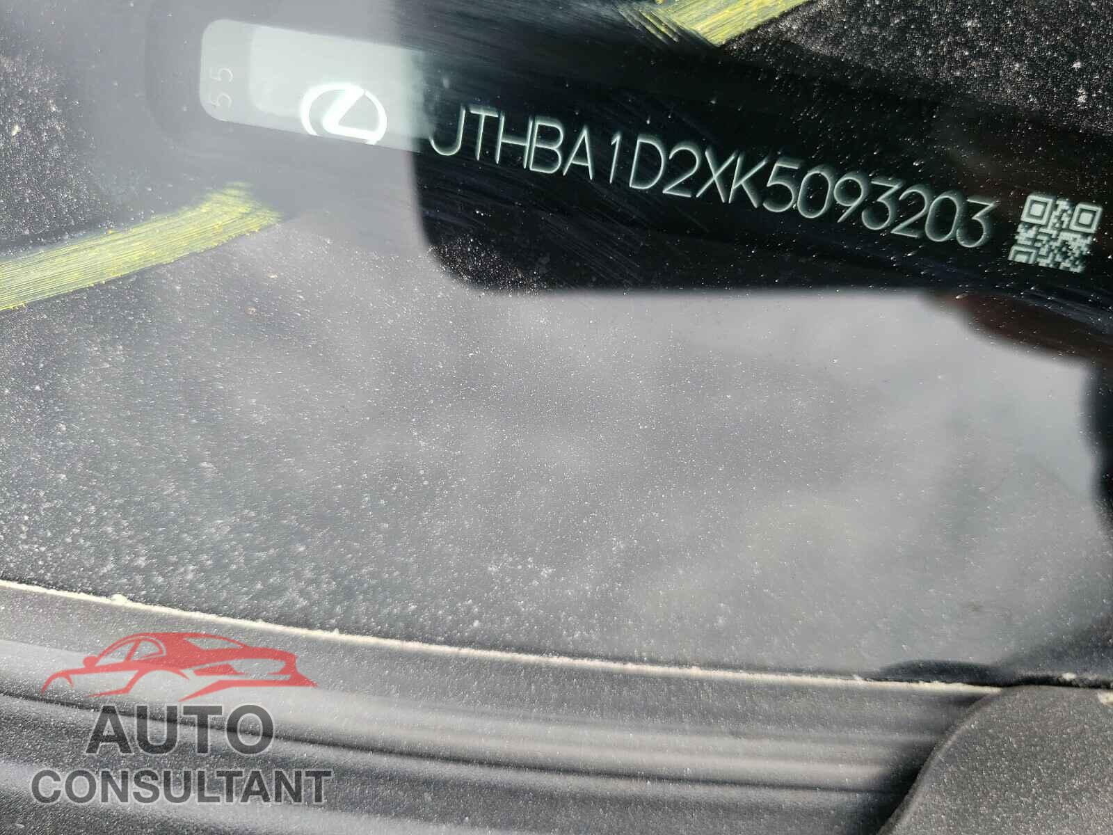 LEXUS IS 2019 - JTHBA1D2XK5093203