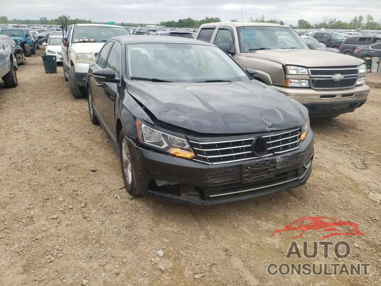 VOLKSWAGEN PASSAT 2017 - 1VWAT7A32HC038754