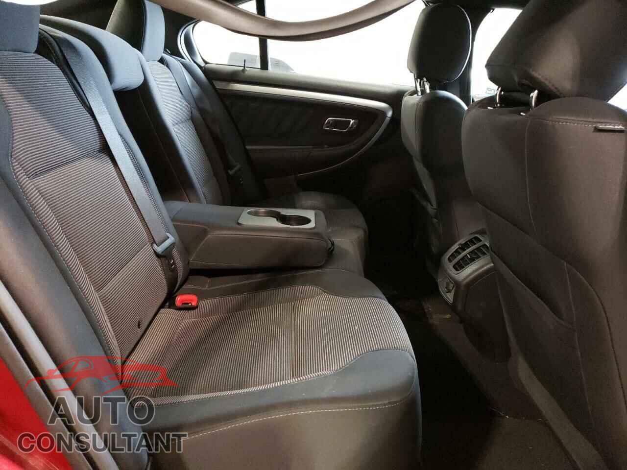 FORD TAURUS 2018 - 1FAHP2E89JG142340