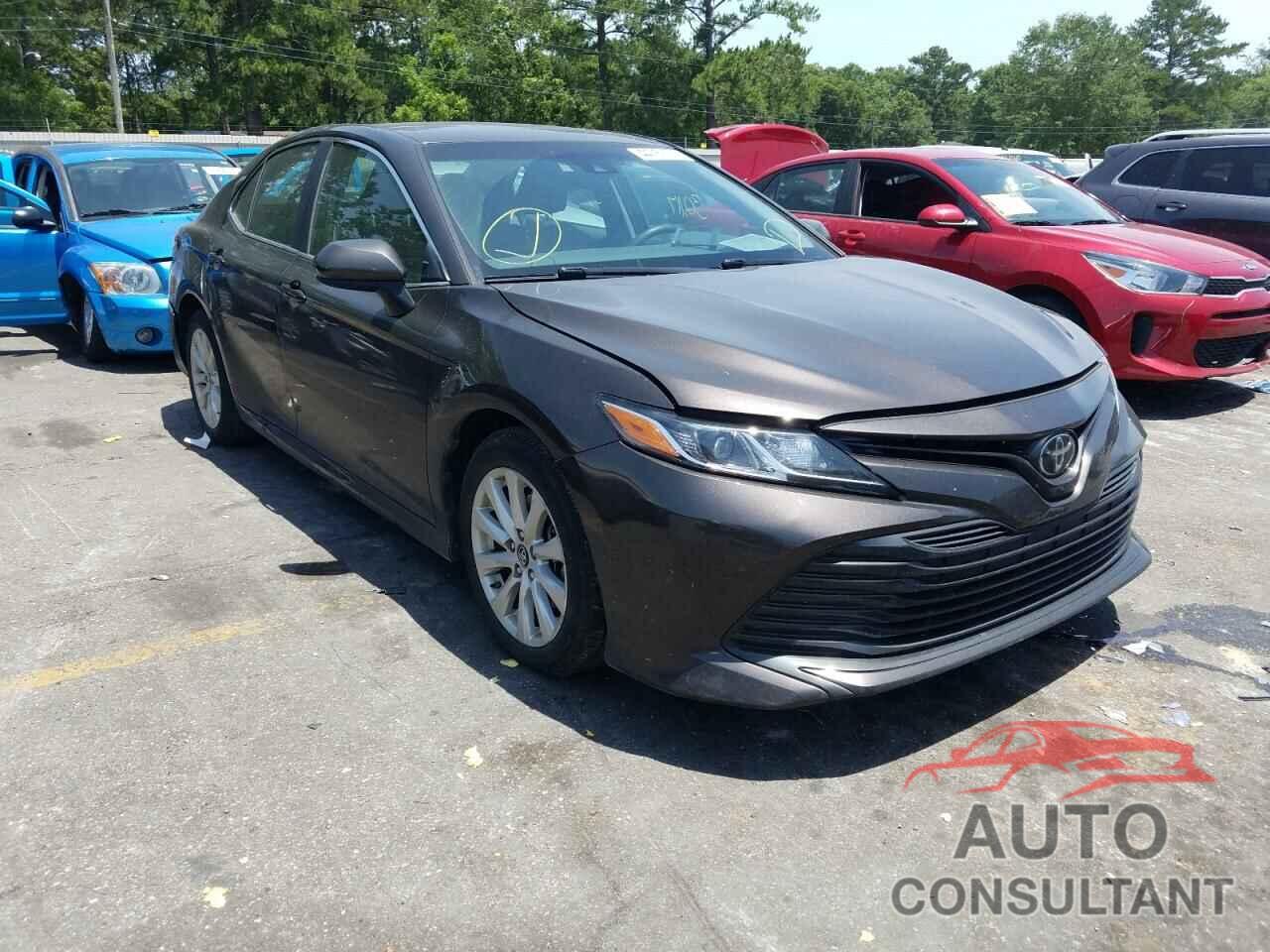 TOYOTA CAMRY 2018 - 4T1B11HK3JU073418