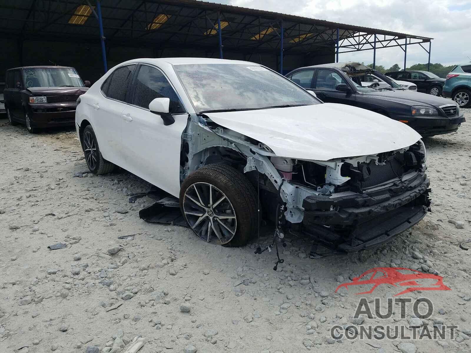 TOYOTA CAMRY 2021 - 4T1G11AK4MU404169