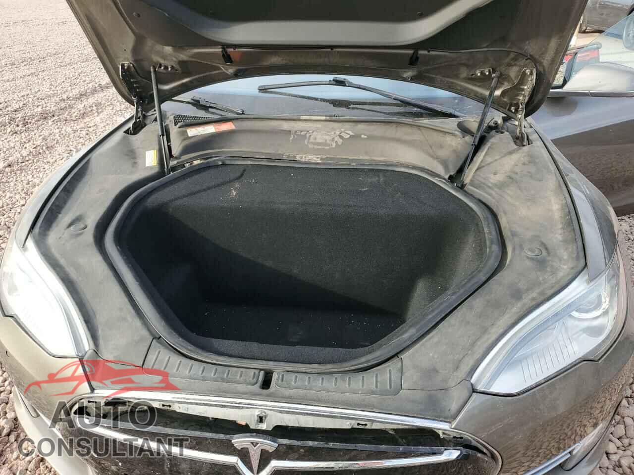 TESLA MODEL S 2015 - 5YJSA1E26FF107912